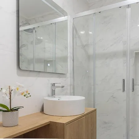 Modern Pilar By Homing *